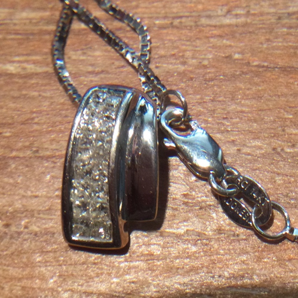 14 K GOLD DIAMOND NECKLACE